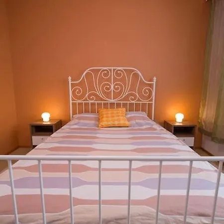 Tyylikkaeaesti Retroa Ja Modernia Hervanta Atomikatu 5 Apartment Tampere