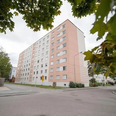 Tyylikkaeaesti Retroa Ja Modernia Hervanta Atomikatu 5 Tampere