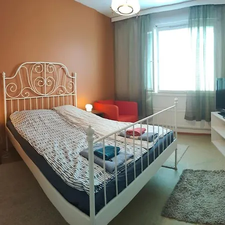 Appartement Tyylikkaeaesti Retroa Ja Modernia Hervanta Atomikatu 5 *