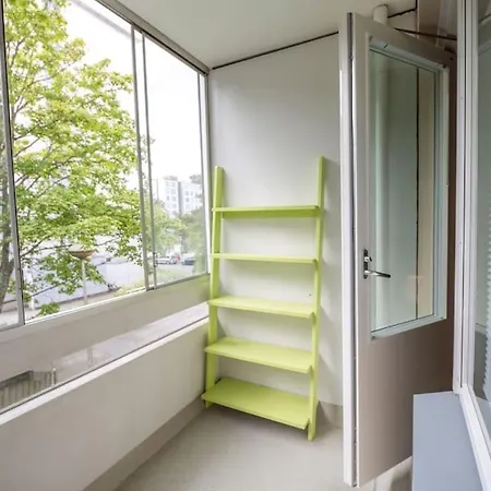 Tyylikkaeaesti Retroa Ja Modernia Hervanta Atomikatu 5 Tampere