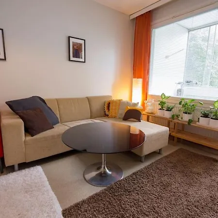 Tyylikkaeaesti Retroa Ja Modernia Hervanta Atomikatu 5