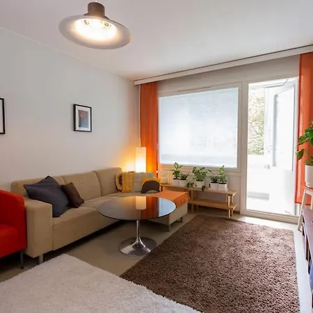 Tyylikkaeaesti Retroa Ja Modernia Hervanta Atomikatu 5 Apartment