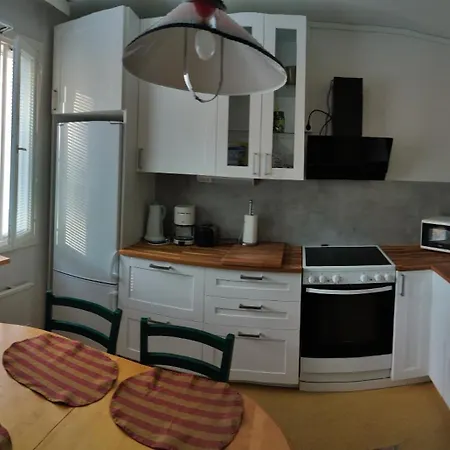 Huoneisto Tyylikkäästi Retroa Ja Modernia Hervanta Atomikatu 5 Tampere
